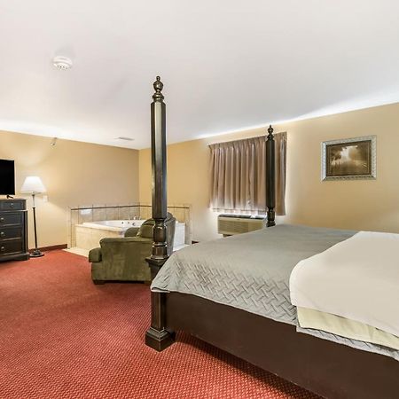 Econo Lodge Rice Lake Экстерьер фото