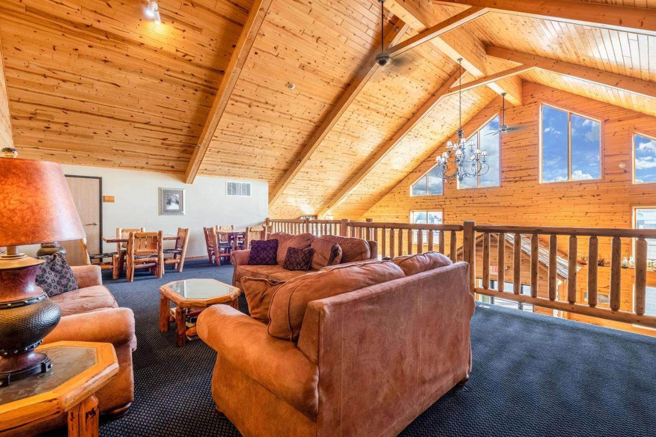 Econo Lodge Rice Lake Экстерьер фото