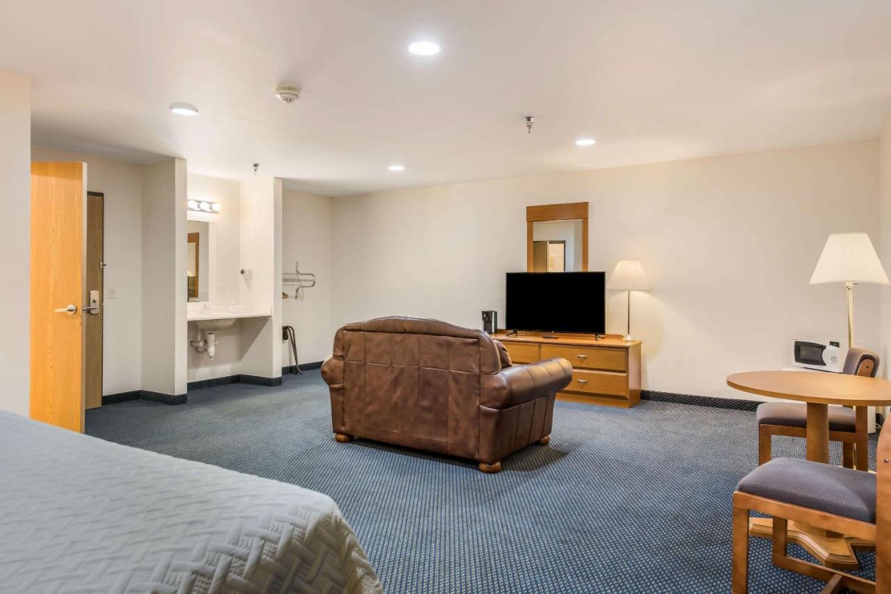 Econo Lodge Rice Lake Экстерьер фото