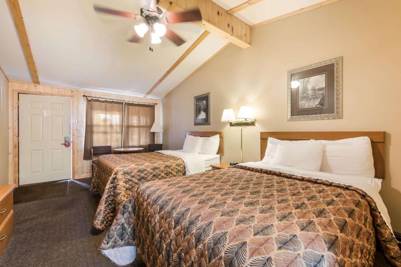 Econo Lodge Rice Lake Экстерьер фото