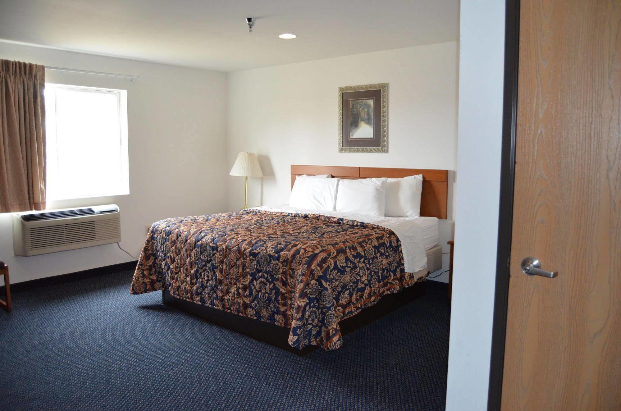 Econo Lodge Rice Lake Экстерьер фото