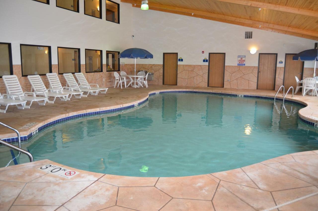 Econo Lodge Rice Lake Экстерьер фото